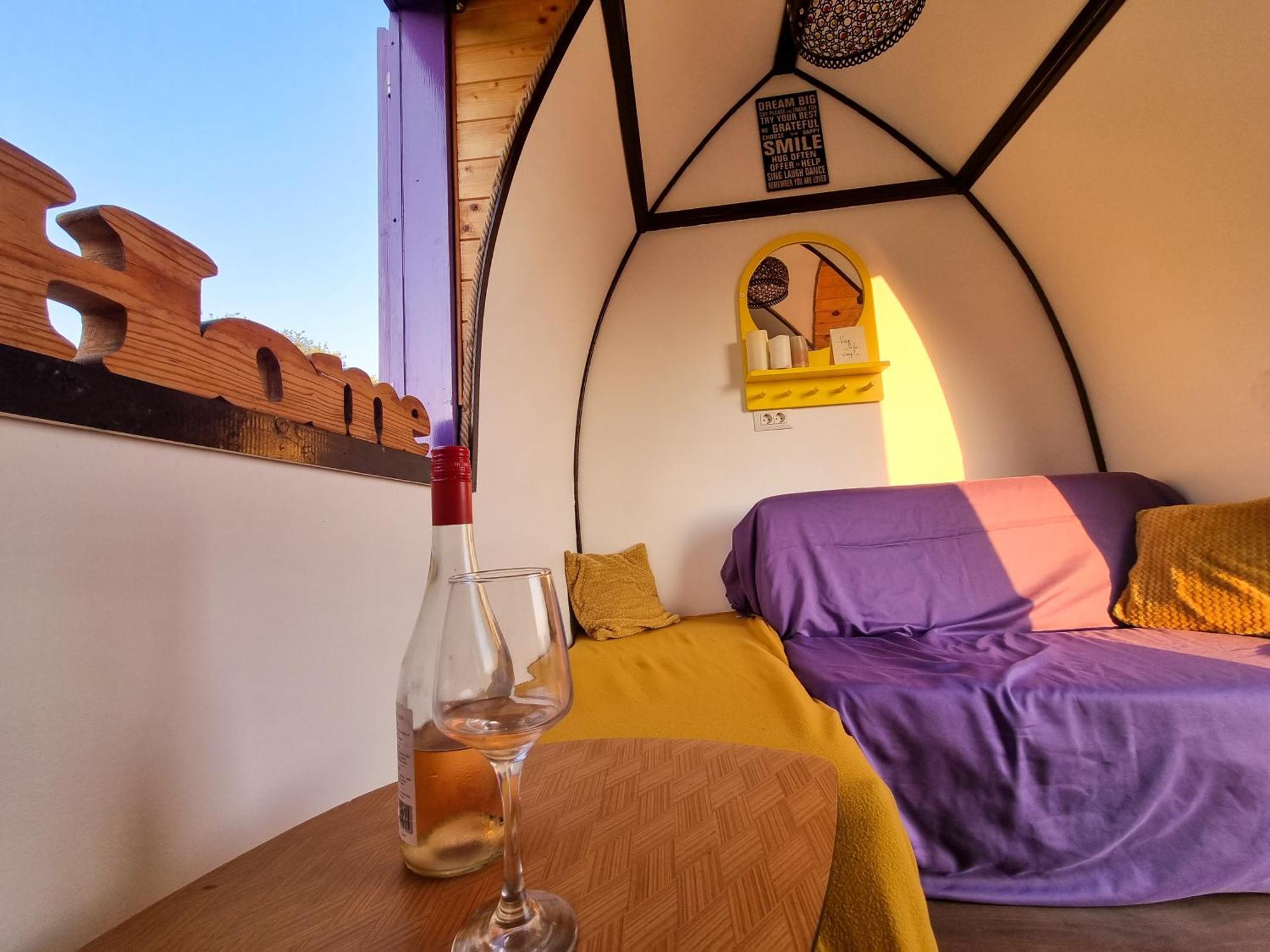 Central Tiny Houses Бухарест Экстерьер фото